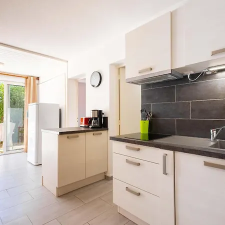Confort & Terrasse A 650 M De La *